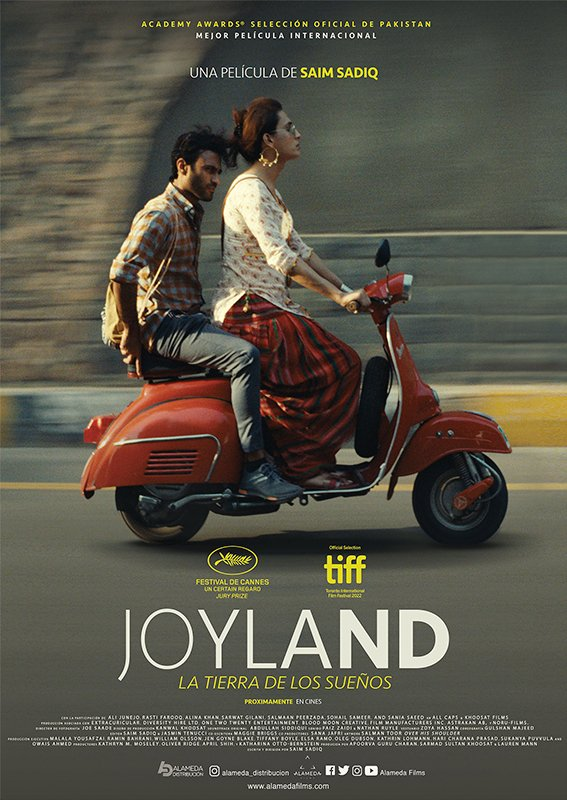 En el Pakistán de nuestros días, Haider se une en secreto a un grupo de danza erótica y se enamora de Biba, una ambiciosa y joven estrella trans. #75Muestra @CinetecaMexico 🎬'Joyland: la tierra de los sueños'. 📅Abril 14 en #CCU y Cinematógrafo del Chopo filmoteca.unam.mx/exhibiciones/j…