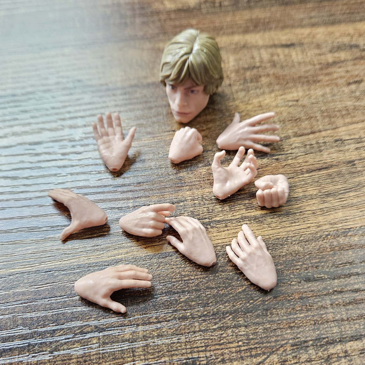 Sometimes owning collectables is also owning random body parts. #StarWars <a href="/MarkHamill/">Mark Hamill</a> #Collectibles