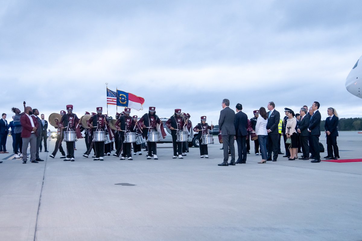 DanielsABC11's tweet photo. Gov. Cooper and NCCU Drumline welcome Prime Minister of Japan Kishida at RDU airport tonight.

(📸 @ladrodoe ) https://t.co/qqJEMTxkAo