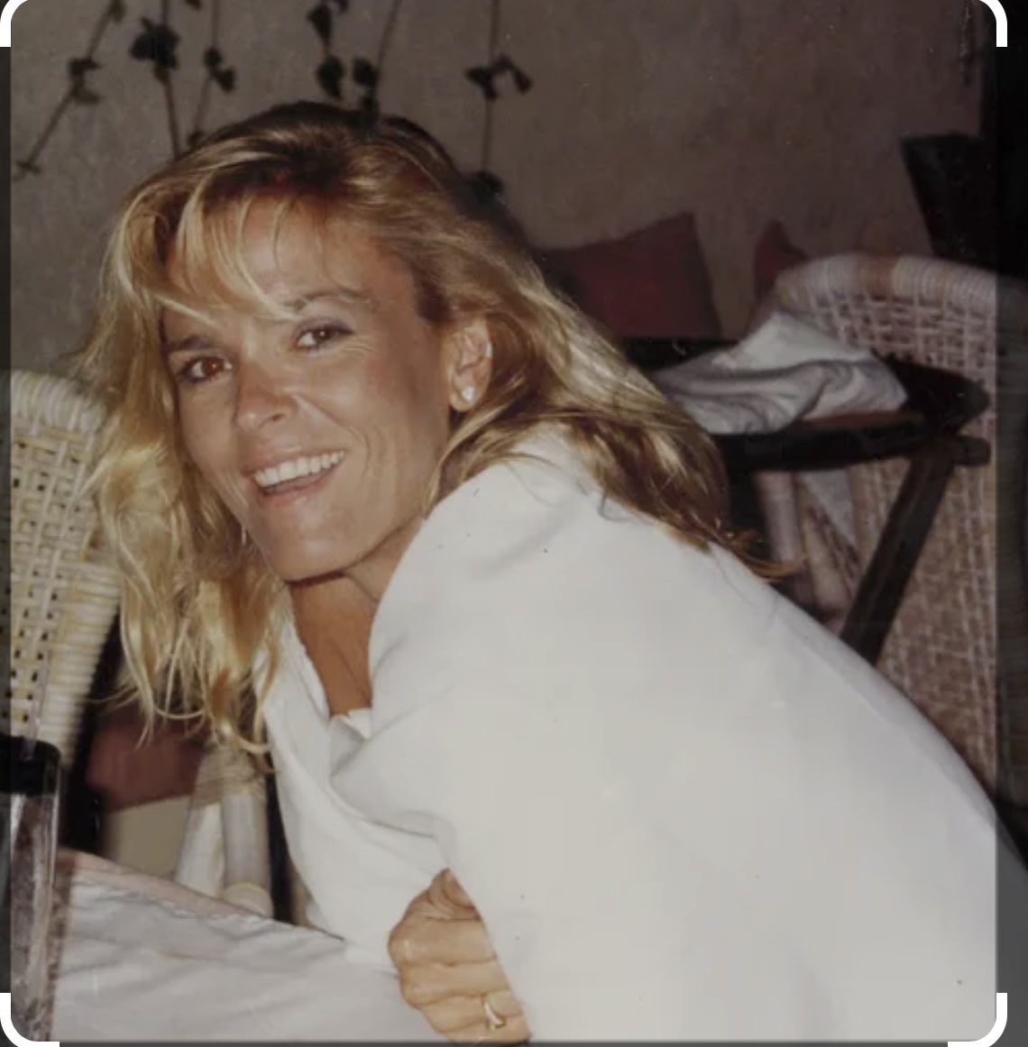 Nicole Brown called the police to report OJ’s violence nine times. In1989 she pleaded for his arrest but the system protected OJ and abandoned her. Three years later she and Ron Goldman were murdered. Biden sent his condolences on OJ’s death. I prefer to honor his victims.