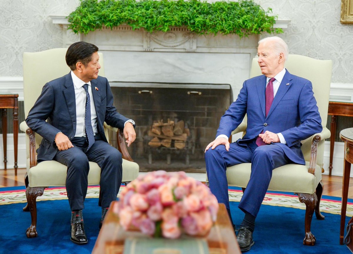 LOOK: President Ferdinand R. Marcos Jr. on Friday (April 12, 2024, Manila time) holds a bilateral meeting with United States President Joe Biden at the White House in Washington, D.C. (Photo from the Presidential Communications Office) @pnagovph