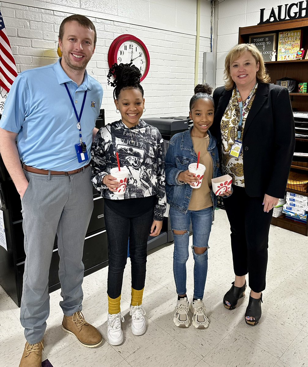 Sasha and Melanie spent their PAWS tickets to have lunch with the principals 😊 #TPSD