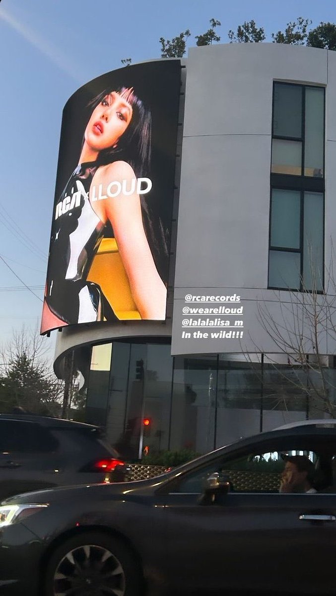[Spotted] - @wearelloud X @RCARecords X #LISA’s Billboard/Poster Ad 🔥 📍Melrose Ave & N Spaulding Ave, Los Angeles, 🇺🇸 📸 RCA Records (staff) #LISAxRCA #RCAxLLOUD
