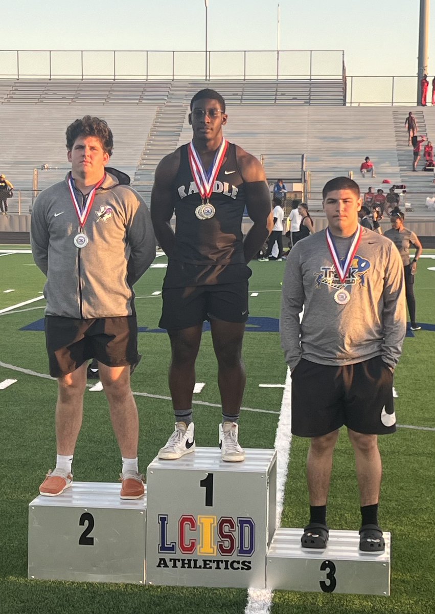 Aaron Lummus takes 3rd in disc with a HUGE 16 ft PR OF 133’9” and is GOING TO REGIONALS! #TheBuffWay