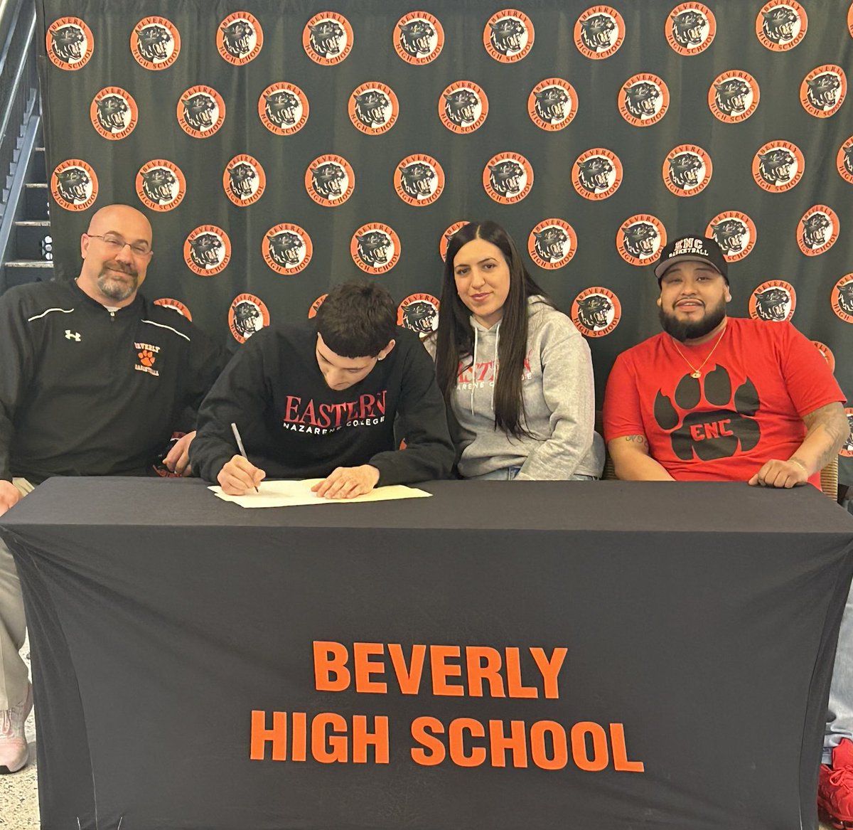BeverlyHoops's tweet photo. Congrats ⁦@Noed9135⁩ Eastern Nazarene is getting a good one! https://t.co/XFIivbSN7t