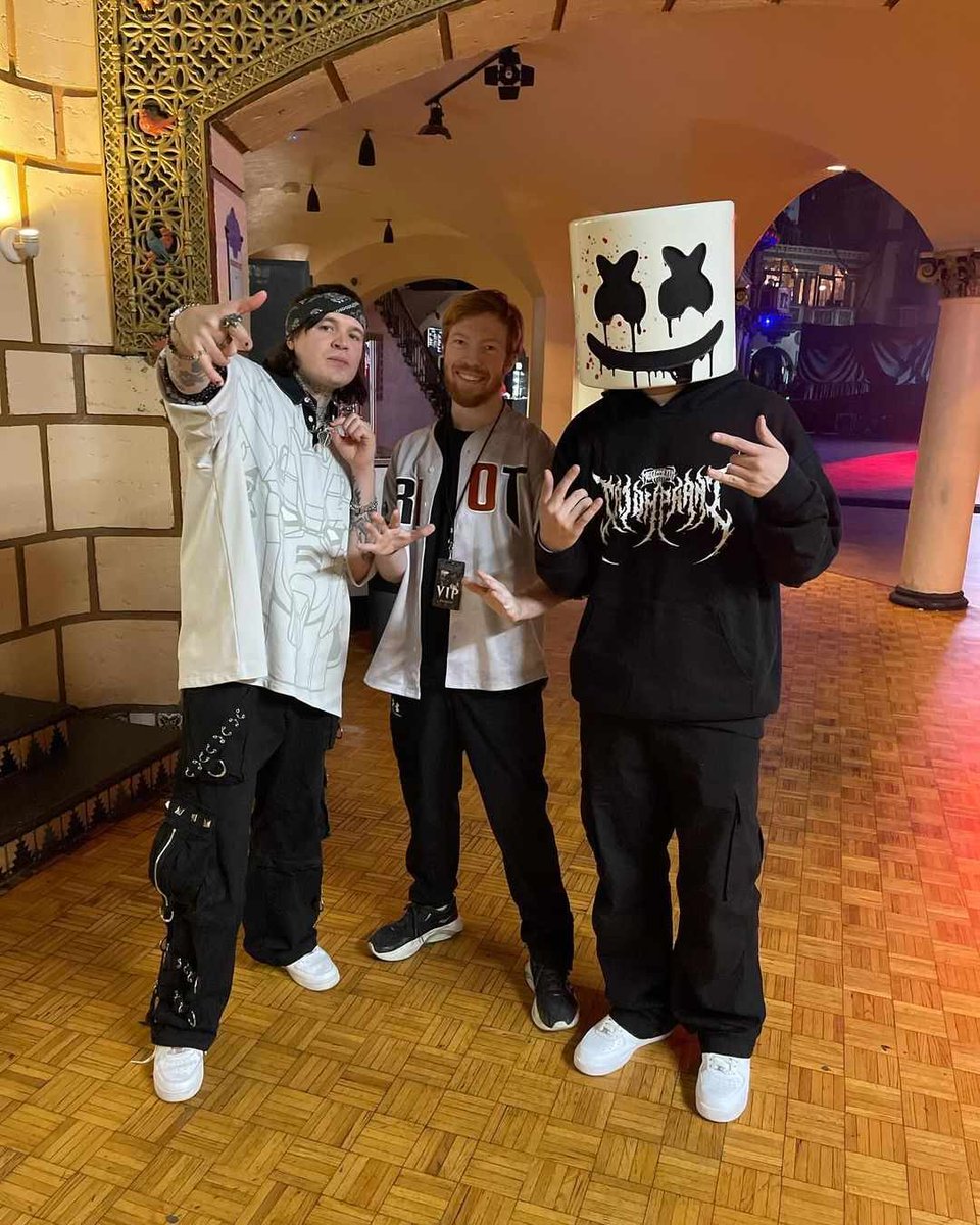 📸| @Marshmello, @SvddenDeath and evansmithie in new photo.