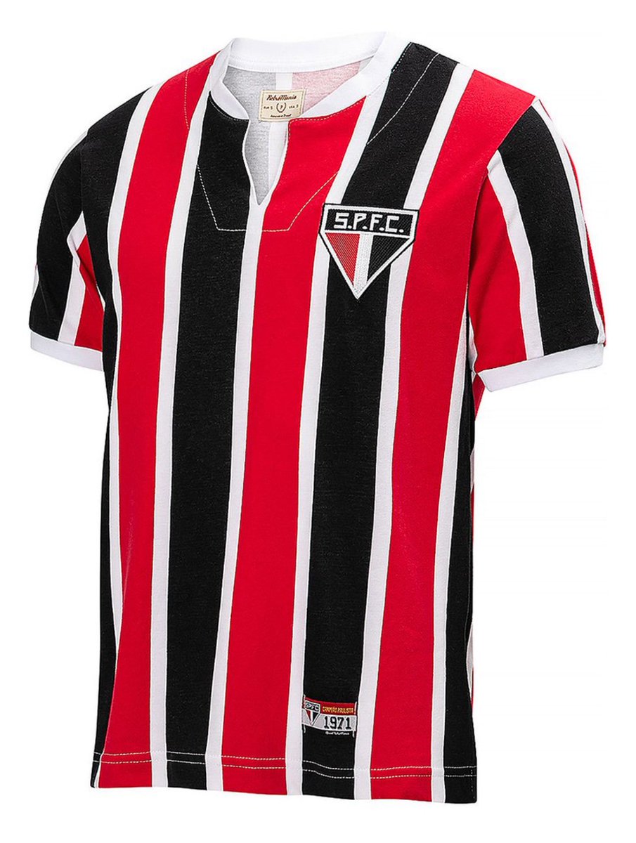 🇾🇪 | São Paulo 1971 Tricolor Retrô Oficial Manto retrô do TRICOLOR PAULISTA, confeccionada em algodão, além da gola e do escudo da época, inspirada no Título Paulista do ano. 🏆🤤 15% OFF no lançamento e com o cupom SPFC10 você ganha mais 10%! ⚠️ GARANTA A SUA EM NOSSO SITE👇