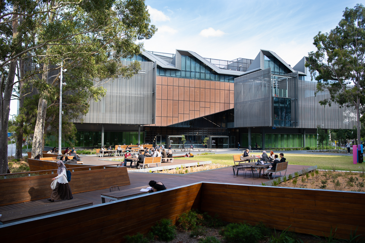 The #MonashTechnologyPrecinct has been recognised as an example of how effective land planning can lead to a thriving innovation ecosystem by @GIID_org. Learn more: mona.sh/LFEU50ReECG #MonashEnterprise @wagnerjk