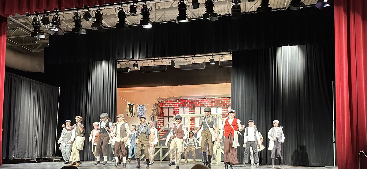 Opening night of Newsies Jr. @JerlingJayhawks in @OSD135 is a real front pager!