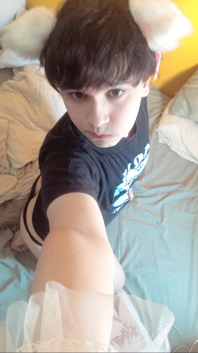 miu (@__mewkyu__) on Twitter photo 