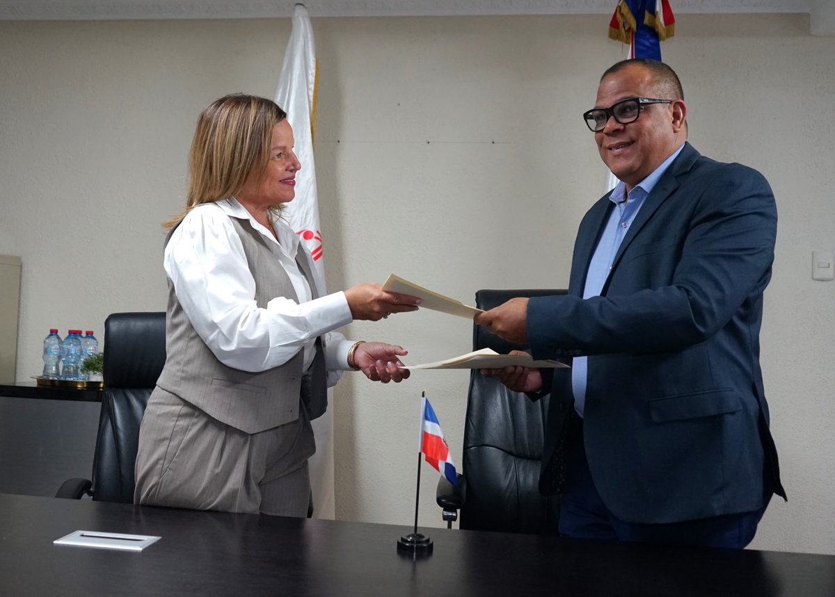 comunidadsegurd's tweet photo. El Programa Comunidad Segura y Olimpiadas Especiales República Dominicana (OERD) firmaron un acuerdo interinstitucional destinado a fortalecer la inclusión y promover la salud integral de personas con discapacidad intelectual en la República Dominicana.
#ProgramaComunidadSegura https://t.co/nJfRuMEYj2