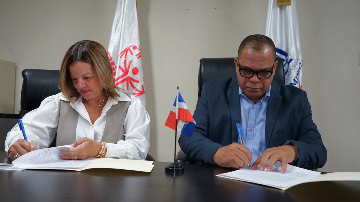 El Programa Comunidad Segura y Olimpiadas Especiales República Dominicana (OERD) firmaron un acuerdo interinstitucional destinado a fortalecer la inclusión y promover la salud integral de personas con discapacidad intelectual en la República Dominicana.
#ProgramaComunidadSegura