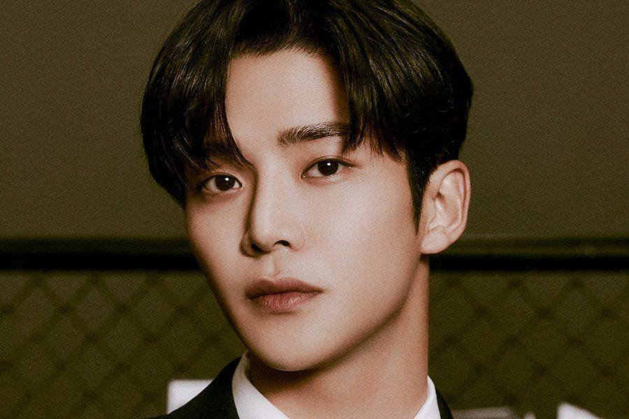 KDramaHandle's tweet photo. #KimDongWon reportedly in talks to join Disney+ drama #MurkyWater along with #Rowoon #ShinYeEun and #ParkSeoHam.
It follows the journey of a man from a humble start to becoming a legend in Joseon.
#탁류 #MuddyStream #Takryu #김동원 #로운 #신예은 #박서함 https://t.co/ngMJzlcdk8