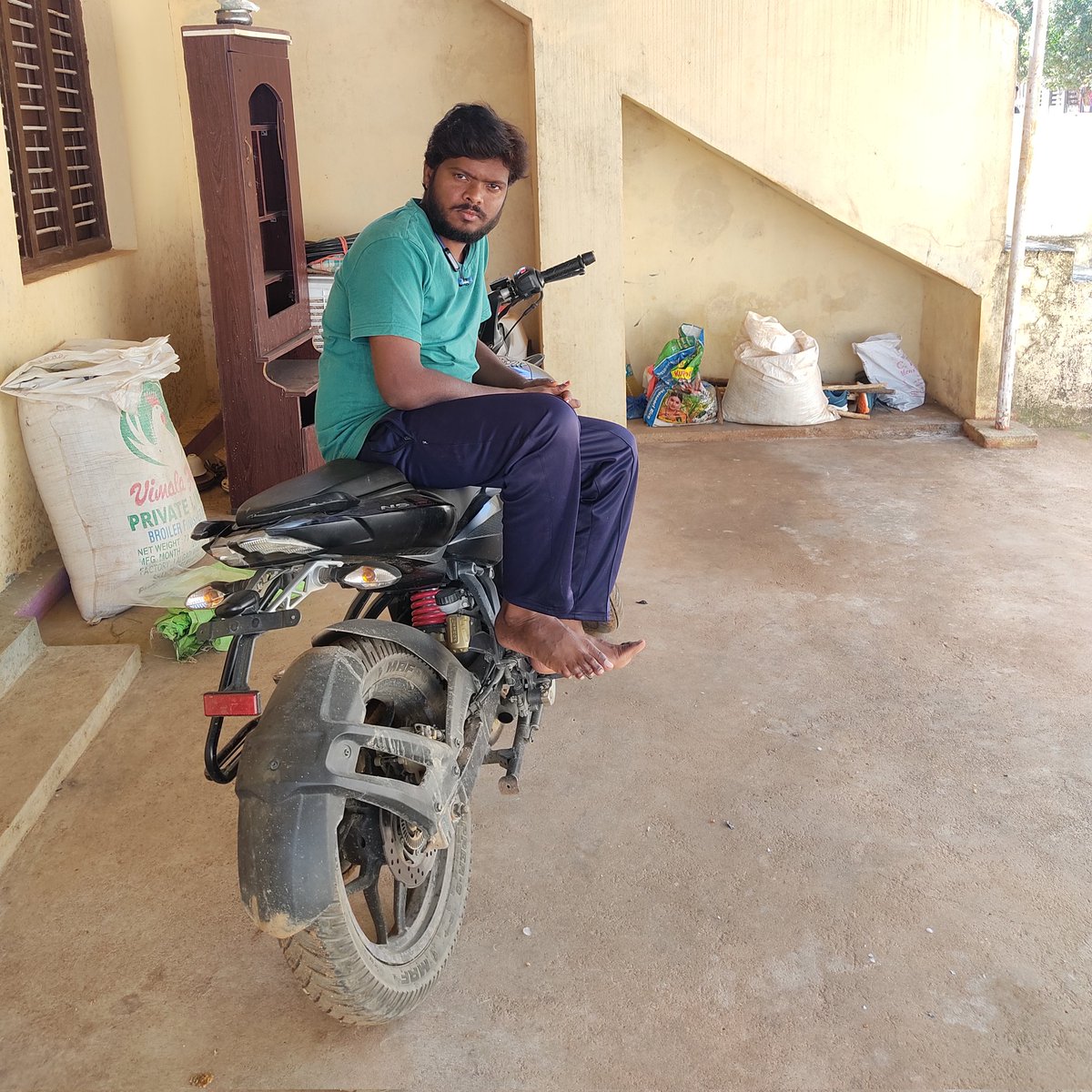 YATASRIKANTH6's tweet photo. #NewProfilePic https://t.co/KsbIFj1Kr5