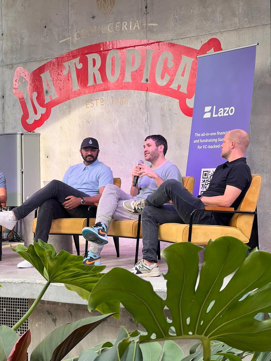 Fun talking about the immigrant startup CEO journey into the US with @zumper 🇺🇸 It’s not always smooth but it’s part of the journey and the resilience you build. There’s always a way! Thanks to @LazoUs for hosting a great group of entrepreneurs