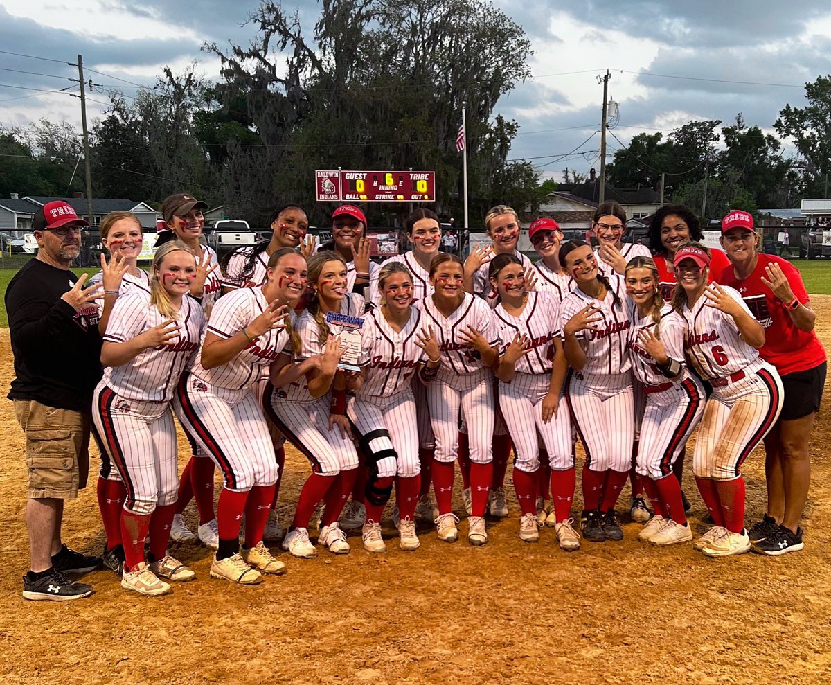 FOUR YEARS RUNNING 🏆🏆🏆🏆
Coach Shields’ Varsity Softball Squad won the Gateway Conference title tonight 10-0 over Paxon to complete the 4-peat! #RollTribe 🥎