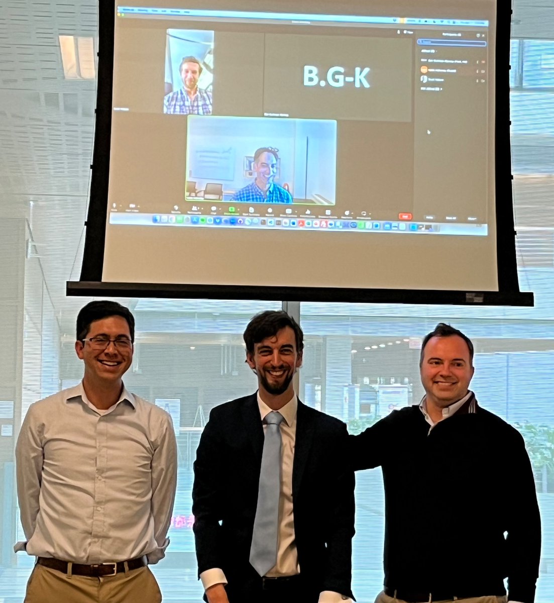 PhD defence ✅ Huge thanks to my amazing committee @chicagobooth @ProfNoto @nealemahoney Constantine and Scott for their exceptional guidance! 🙏 Next step, publishing my dissertation chapters 😅
