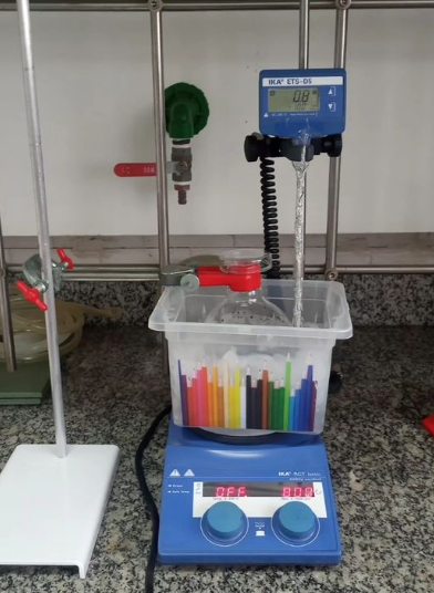 Hoje foi dia de síntese de óxido de grafeno no <a href="/gqmate/">Graciela Quiñones</a> /SM Lab!!!