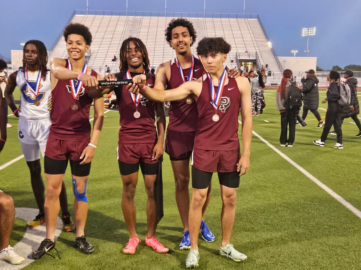 Regional qualifiers in the 4 x 4, and either a school record or close to it. 3:25.87 @MaherOmara @rj_fannin @kingstonw401 #ClimbTheHill