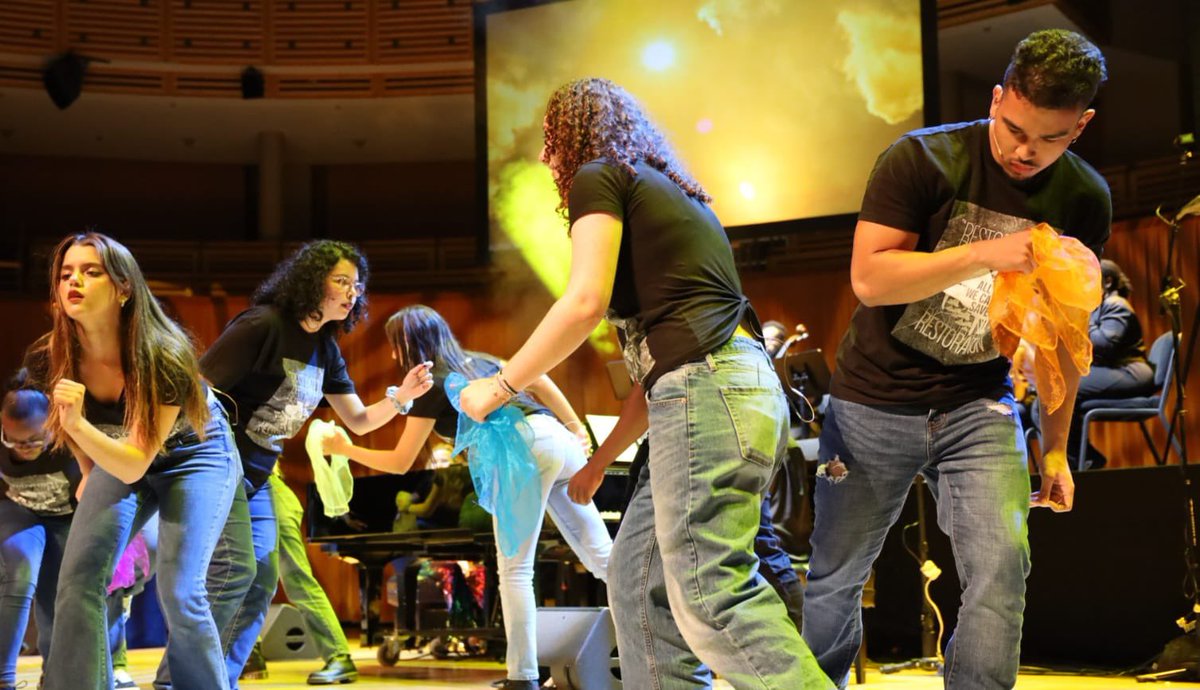 Miami-Dade Schools (@mdcps) on Twitter photo A huge round of applause to all the incredible <a href="/MDCPS/">Miami-Dade Schools</a> students who rocked the stage at <a href="/PianoSlam/">PIANO SLAM</a> 2024! Your performances were nothing short of spectacular, blending the beats of Hip-Hop, the elegance of Classical music, and the power of Spoken Word poetry. Keep shining, A huge round of applause to all the incredible <a href="/MDCPS/">Miami-Dade Schools</a> students who rocked the stage at <a href="/PianoSlam/">PIANO SLAM</a> 2024! Your performances were nothing short of spectacular, blending the beats of Hip-Hop, the elegance of Classical music, and the power of Spoken Word poetry. Keep shining,
