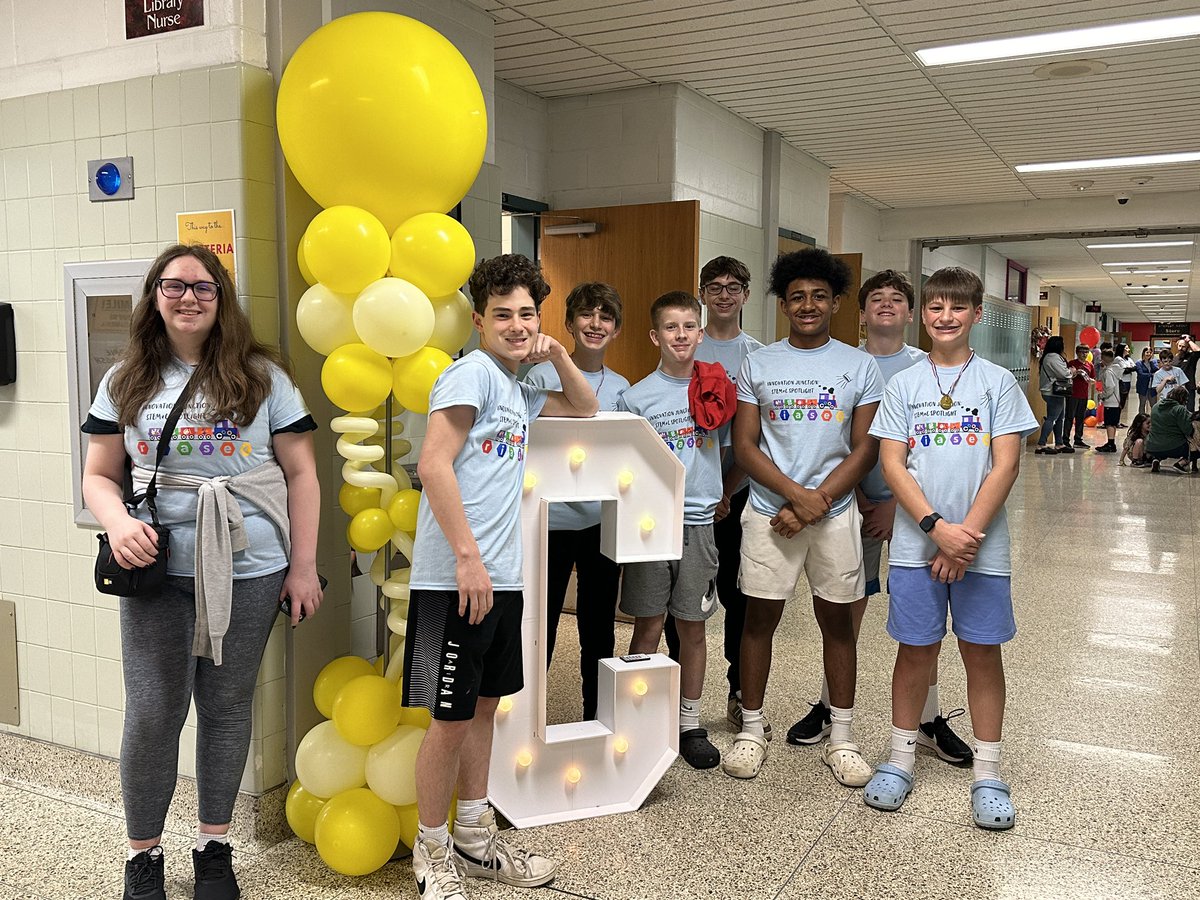 mcperry705's tweet image. That&apos;s a wrap - Thank you team for making this a memorable event for our students and families! #STEM+C #RIASEC #StudentLeaders #GreatSchools