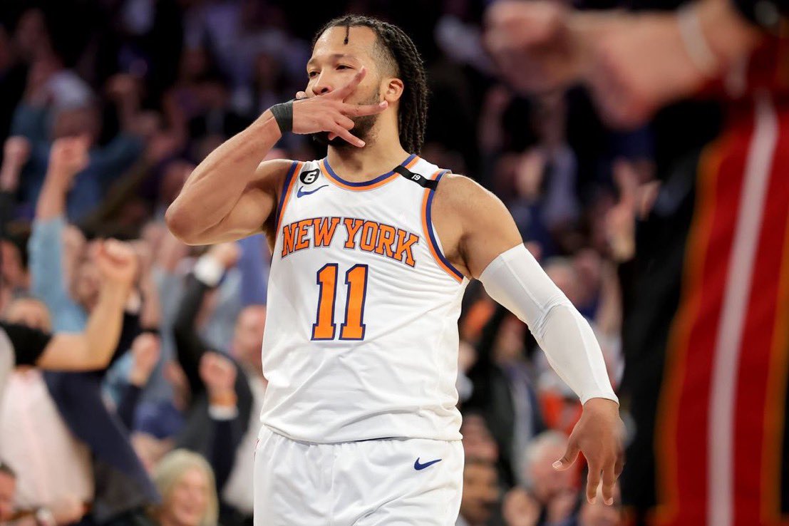 Jalen Brunson’s last 10 games: 39 Points, 4 Assists 45 Points, 8 Assists 43 Points, 8 Assists 35 Points, 11 Assists 35 Points, 11 Assists 20 Points, 10 Assists 30 Points, 7 Assists 61 Points, 6 Assists 26 Points, 7 Assists 28 Points, 6 Assists Averaging 36.2 PPG on 51.2% and…