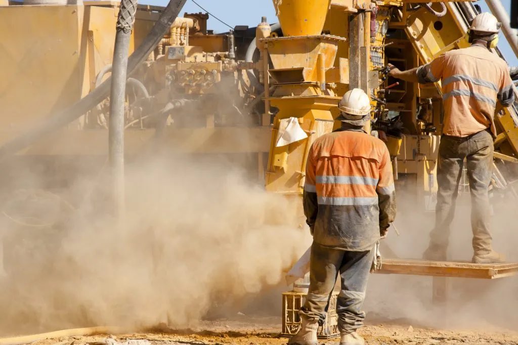 North American lithium producer Sayona Mining (#ASX: $SYA) has its sights sets of further drilling at its Tabba Tabba Lithium Project in Western Australia following the discovery of new lithium-caesium-tantalum (LCT) pegmatites.

mining.com.au/sayona-plans-f…

#exploration #drilling