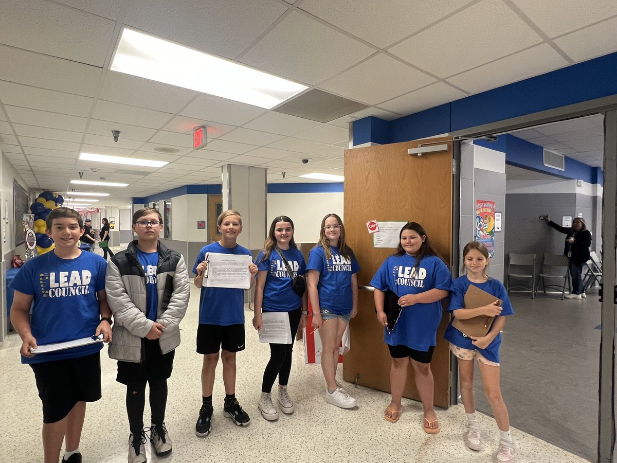 📣 Shout-Out to our @CLP_Elementary LEAD Council who gave guided tours to our newest 🤠 CLP Cowboys 🤠 📣 It was great to welcome our newest CLP family members. Thank you to @D_Squared75 @AngelaKeel821 @preshuznc for helping organize our tours! #loveclp 💙💛💙