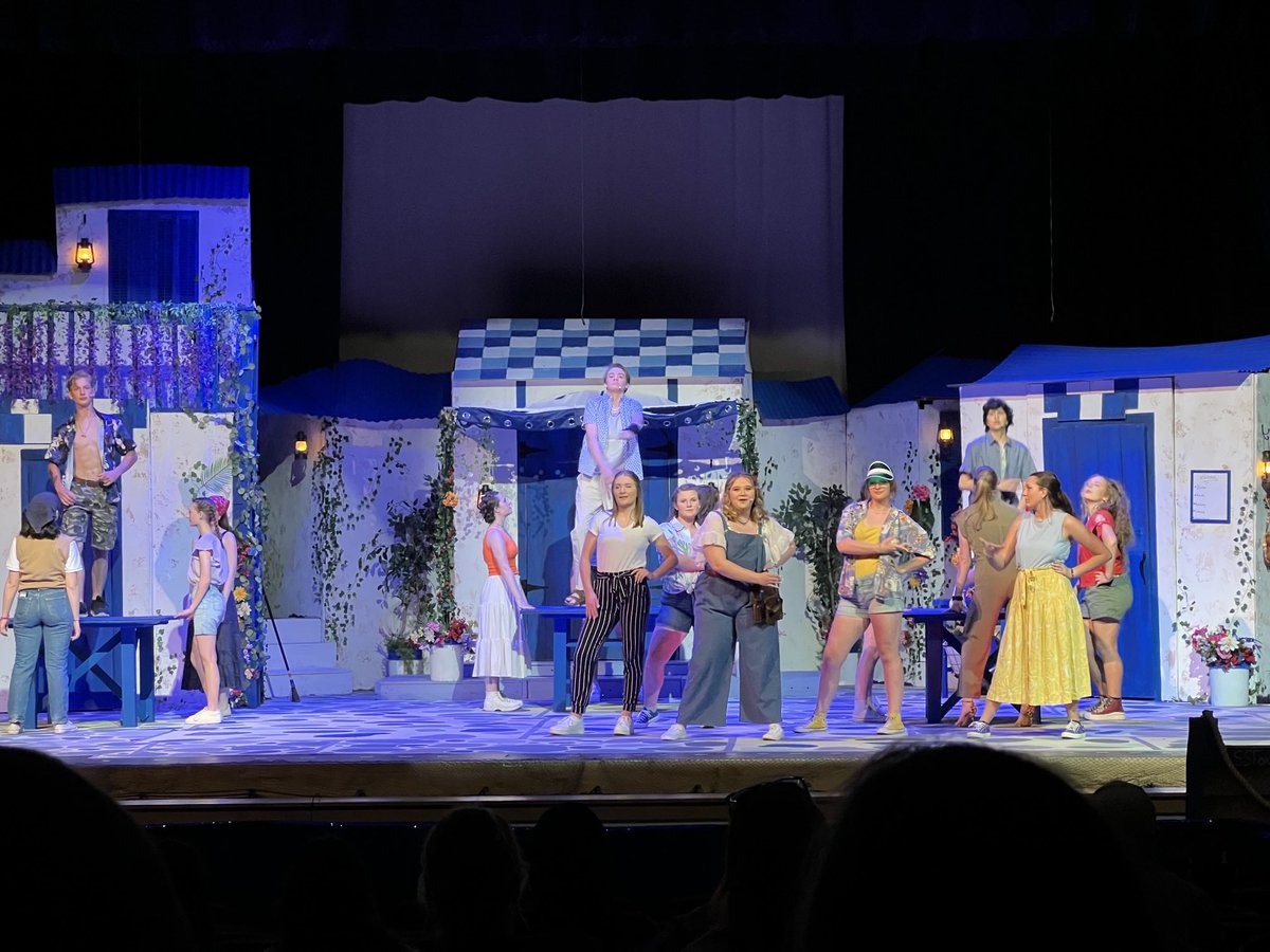 Opening night of Mamma Mia! at ⁦@Frederick_HS⁩. Fantastic show, with a student led pit orchestra. Great music, amazing singing, a delightful set. A must see performance. #stvrainstorm ⁦@SVVSD⁩ ⁦@SVVSDsupt⁩ ⁦@SVVSDdeputy⁩ ⁦@goSVVSD⁩