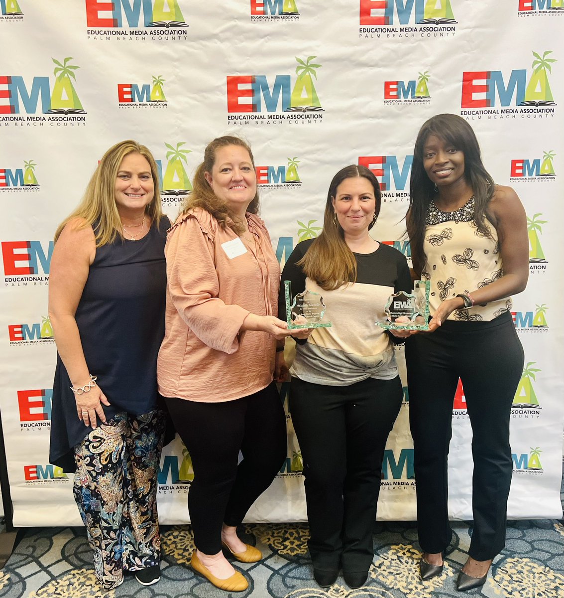 Congratulations to our Media Specialist @msmartello2 who was named the @emapbc 2024 Elementary Media Specialist of the Year. At the core of her work is her unwavering commitment to empowering students, staff, and members of our community. @pbcsd @southPbcsd