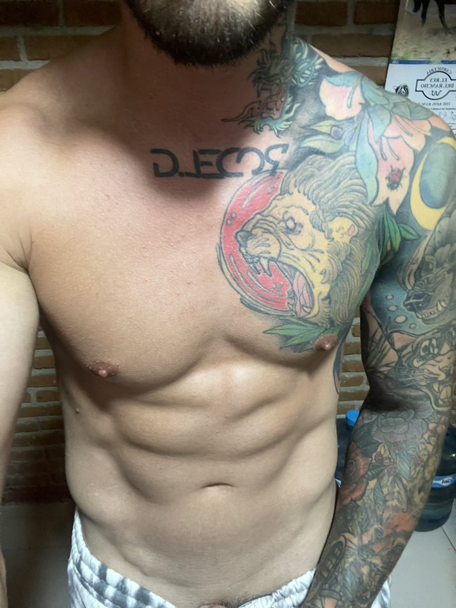 Me lo bajo más?😏 t.coITSia4boq5 