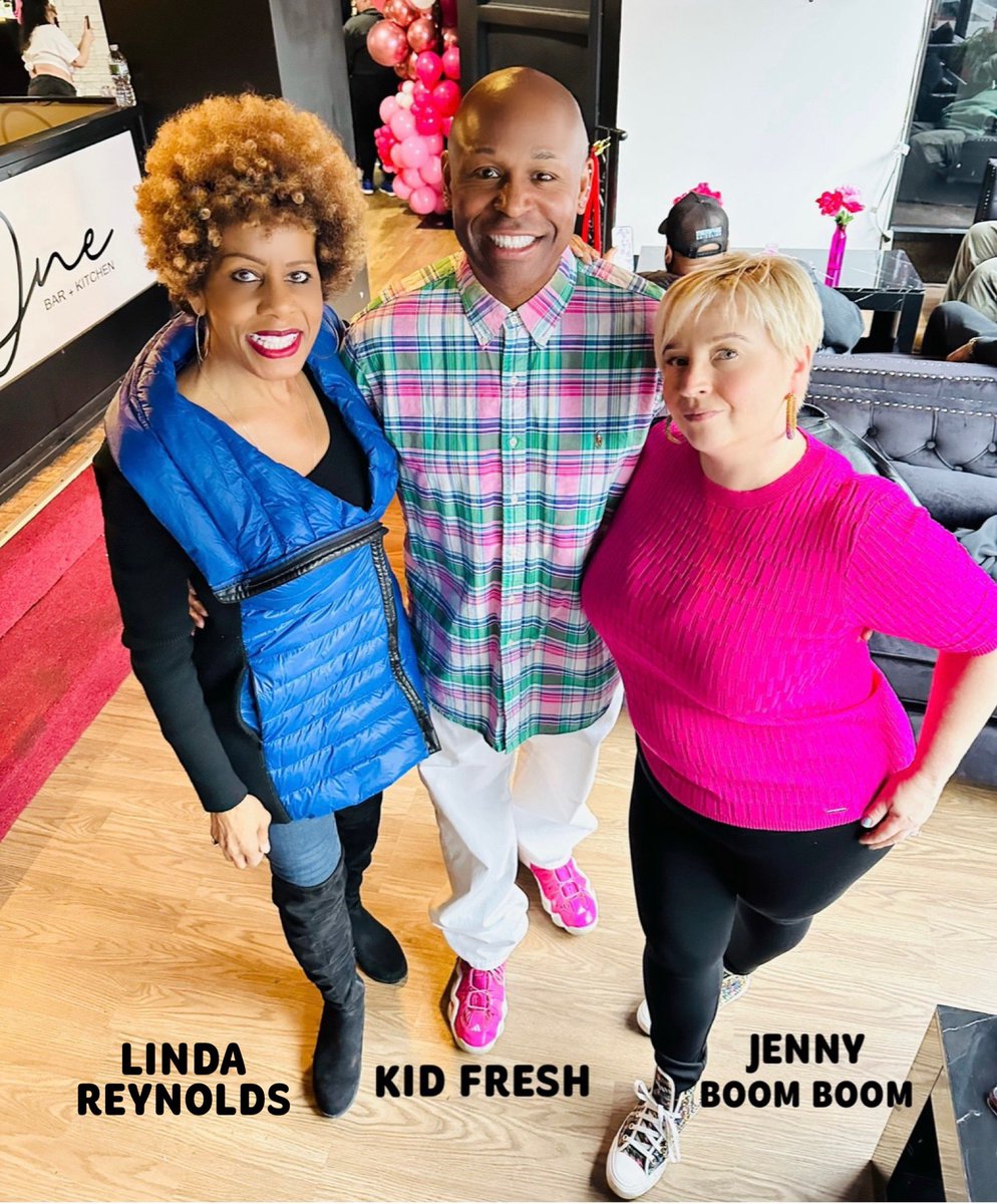 hot937's tweet photo. At 10 tonight #tbt @LindaHot937 #LateNightLove begins with @ShirleyMurdock #AsWeLay released in 1986. Shouts/Requests https://t.co/Lr2QfqOixk, On Air #LindaReynolds page #ListenLive on the Audacy app. https://t.co/T3M8ZwP5xe