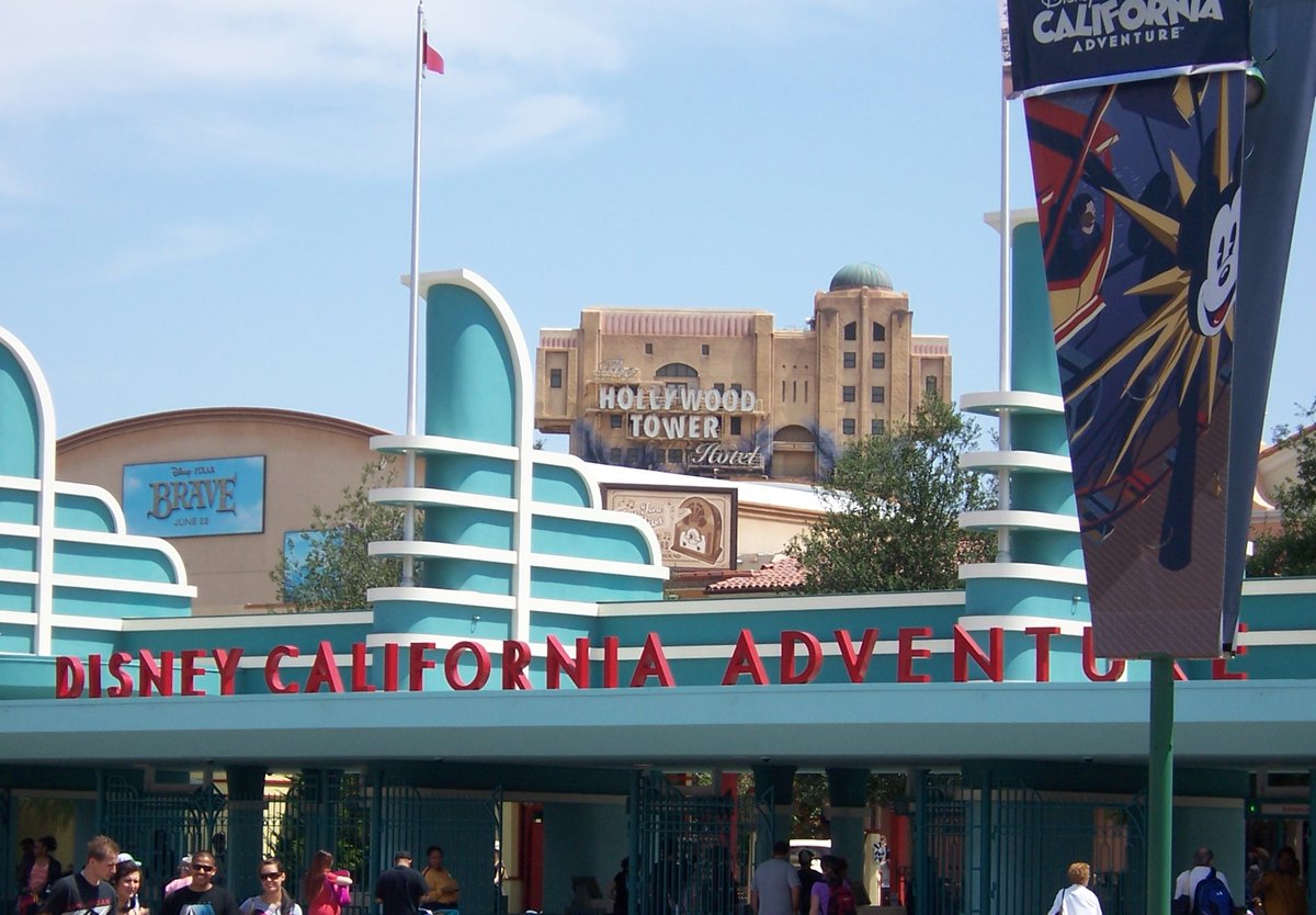 #PictureOfTheDay 
The #TwilightZone #TowerOfTerror (before becoming #GuardiansOfTheGalaxy - #MissionBreakout) can be seen behind the entrance to #DisneyCaliforniaAdventure Park in #DisneylandResort.  #ThrowbackThursday