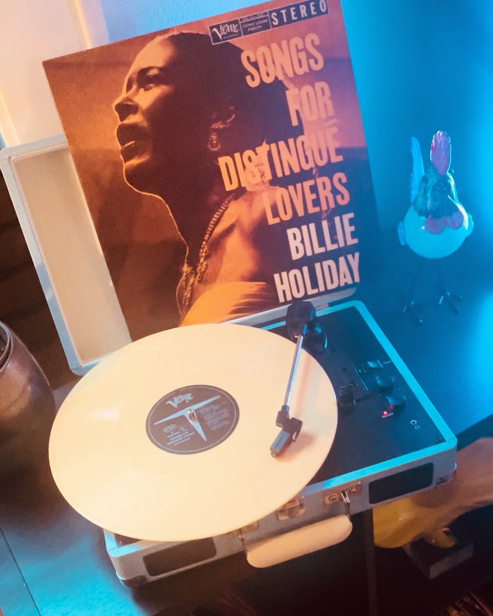 Evening listening. 

I always did love Ben Webster.

#billieholiday #songsfordistinguélovers 

#benwebster #jazz #vinyl #lp #album