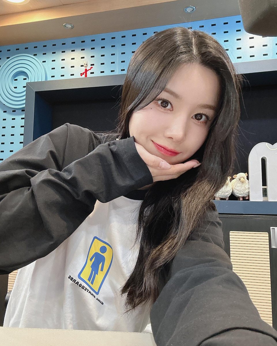 [📸] 240411 SBS Power FM Kwon Eunbi's Youngstreet Instagram Update with DJ Eunbi 🎧

🔗 instagram.com/p/C5nnHx5x1zM/…

#권은비의영스트리트
@KWONEUNBI #KWONEUNBI
#권은비 #ウンビ #クォンウンビ