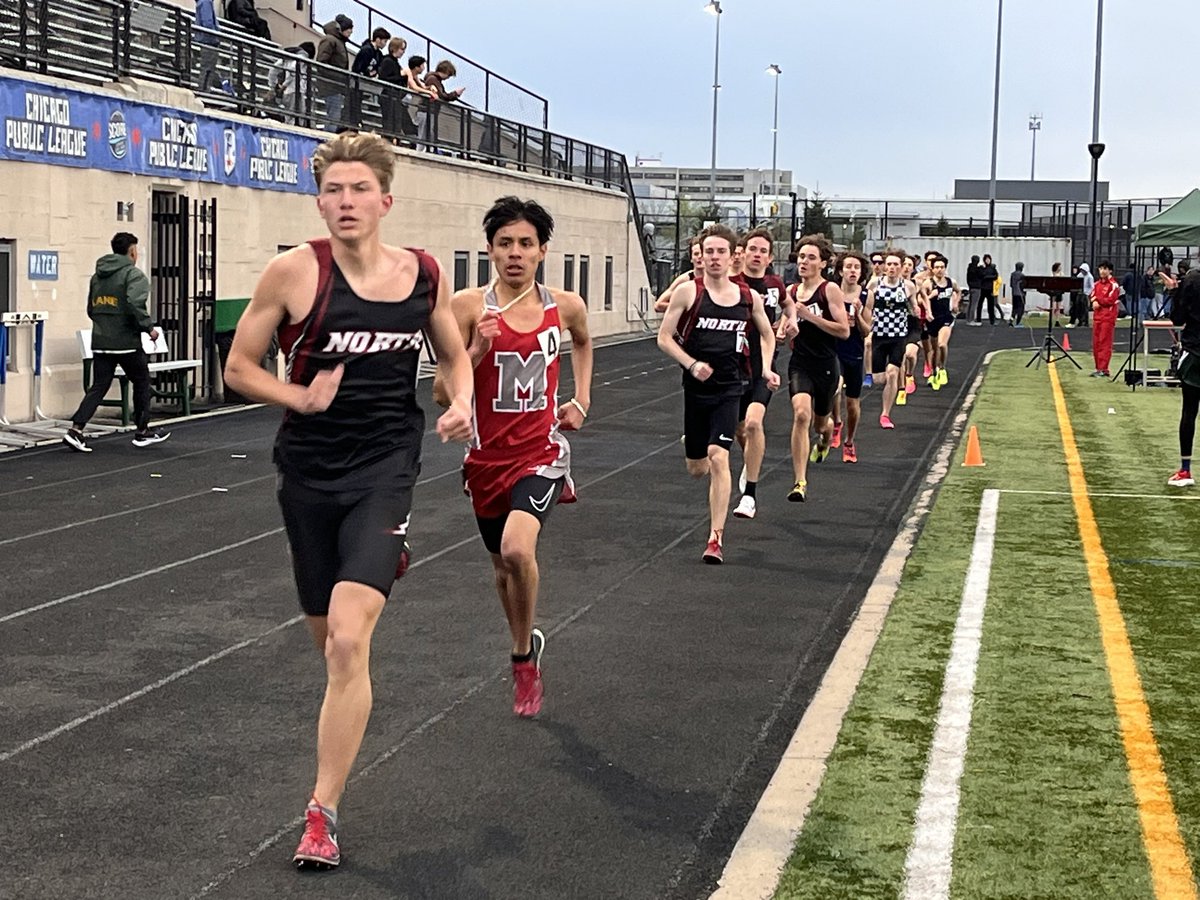 Noah Gilbert (SR) leads our 1600m crew at Lane Tech tonight, PR 4:34.81!
Also nice PR’s for Dom Frigo (FR- 4:46.04), Cal Anderson (SO- 4:53.76) and Zach Bucsanyi (FR- 5:10.06)
