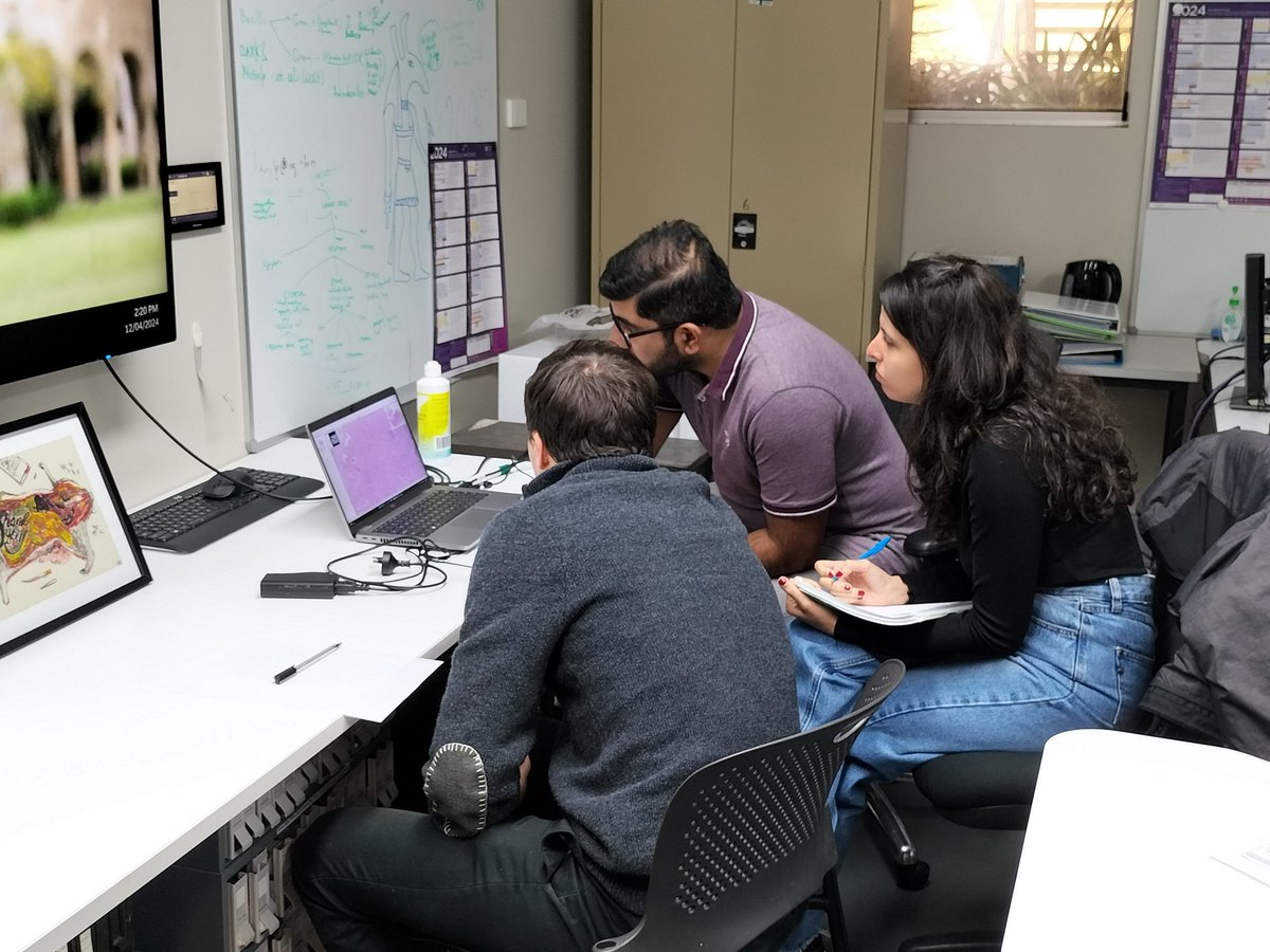 Pathologists in training....working on the mystery case of the week ! #veterinarypathology #Training