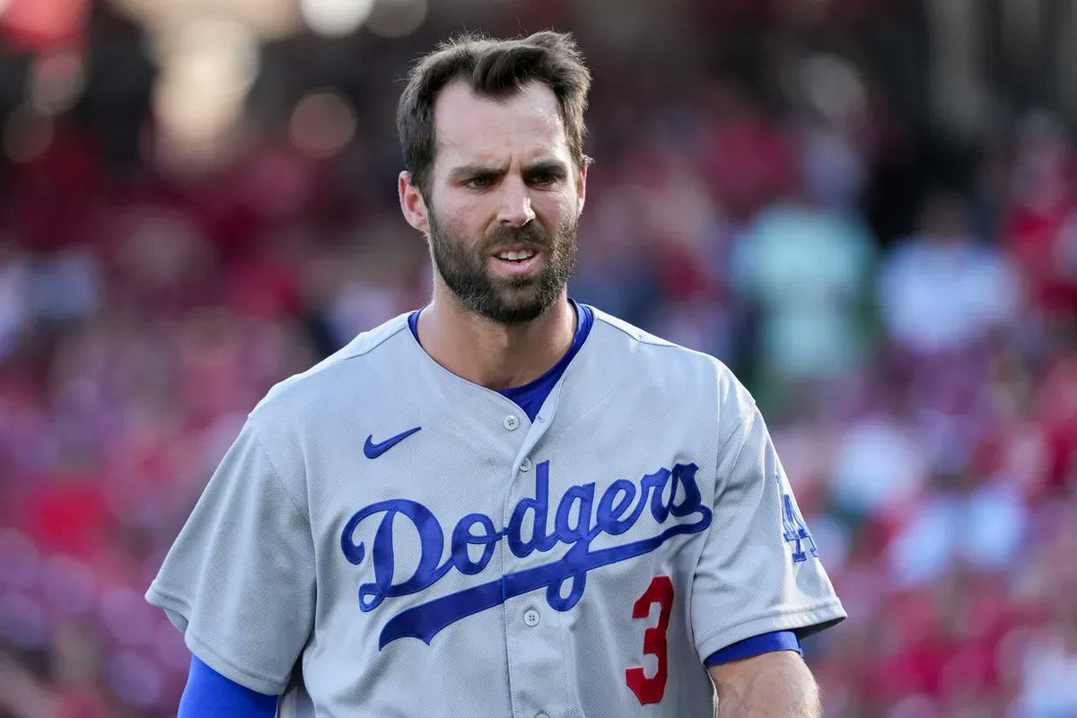 My latest #Dodgers column, everybody! howardcole.substack.com/p/the-dodgers-…