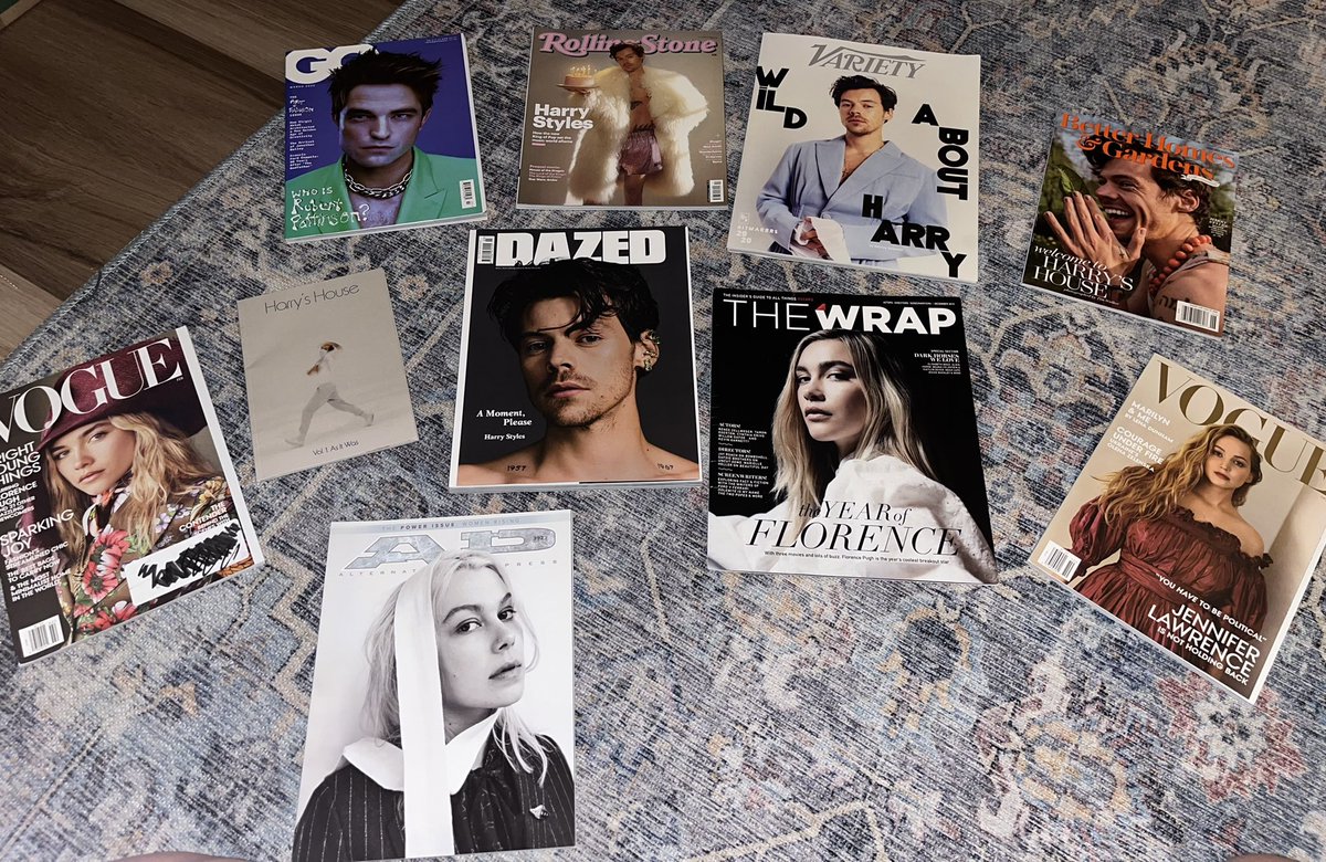 hammyshouse's tweet photo. hi friends <3 unfortunately have to downsize my magazine collection so I’m getting rid of these ones, message me if you want any :)))  all you have to pay for is shipping https://t.co/D0RhJpNN6f