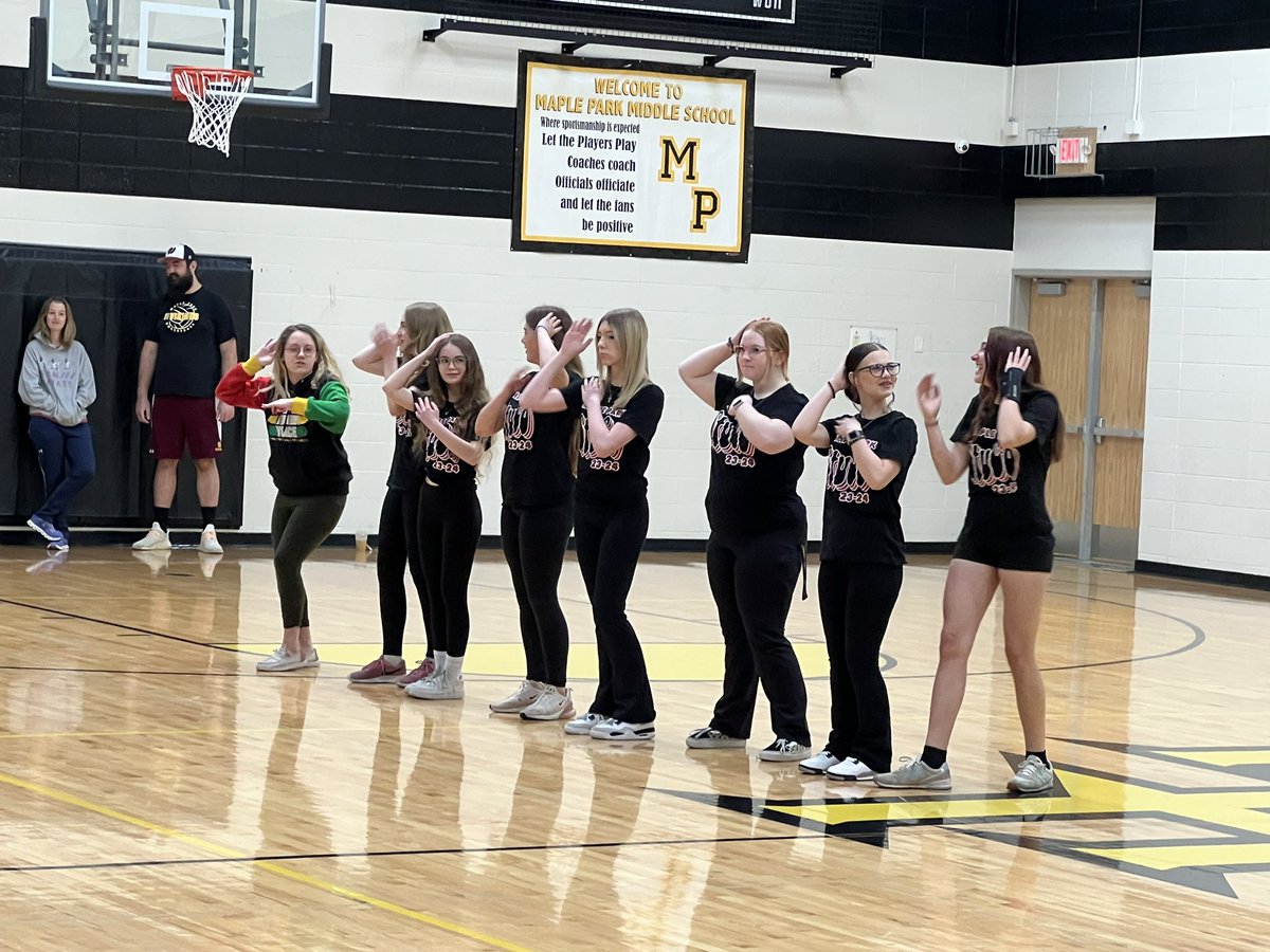 8th Grade Glow for Map Assembly #nkcschools #vikingpride #vikingspvo #middleschoolassembly