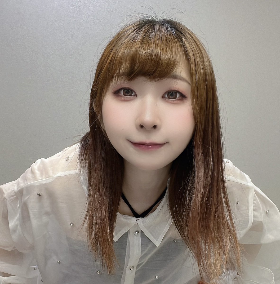 本日のライブ参戦服。
腕スケスケ赤ネイルおばさん、メイクはミイヒちゃん意識したピユク💖(濃いメイクに加工したので本人はいません