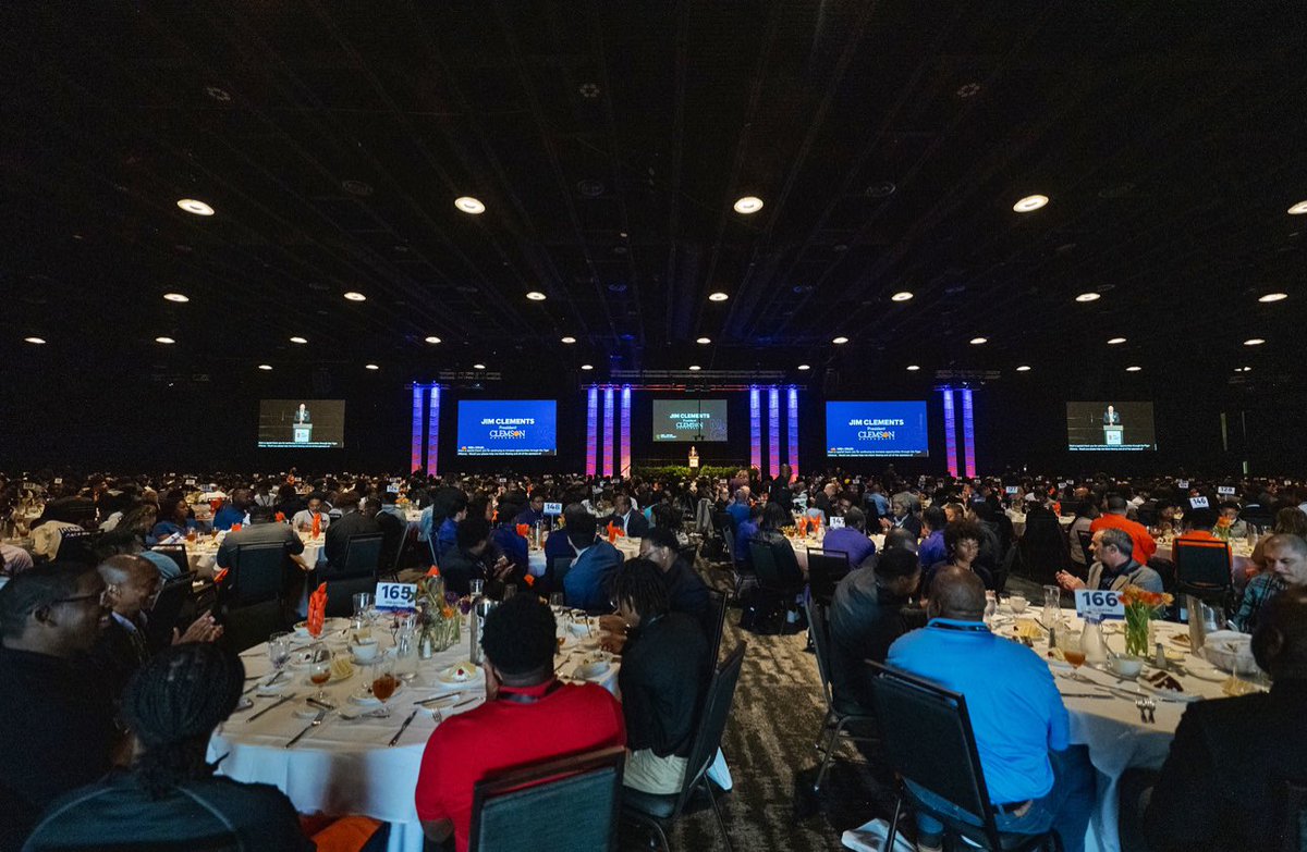 julio_clemson's tweet photo. Day 1 at the 7th annual @ClemsonUniv Men of Color National Summit! 

23 different states, representing:

43 Higher Ed institutions
41 High Schools &amp; 4 Middle Schools
67 Businesses – from local to global enterprises.
43 community education-based organizations
#clemsonmoc #impact https://t.co/K3Oy9Dakzb