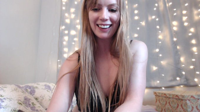 Dolly Leigh is live now! https://t.co/nmzU7IAKkg https://t.co/VDIU5PYJdd