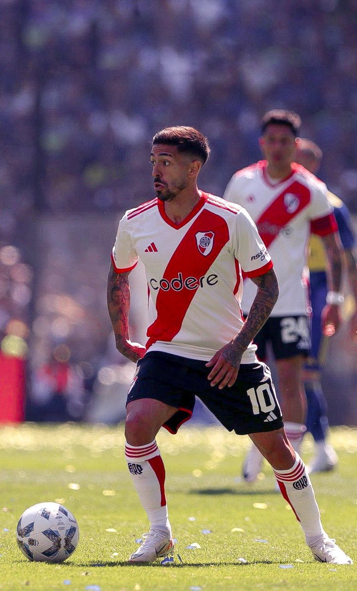 _iribarrenfacu's tweet photo. Los minutos que tuvo Lanzini REVIVIERON a mi yo de 9 años. Todos los que fueron niños y vivieron la segunda etapa de Ramón con Lanzini a la cabeza y sus goles a Boca, seguramente se les hará muy difícil no quererlo. https://t.co/WWyZ7IXavH