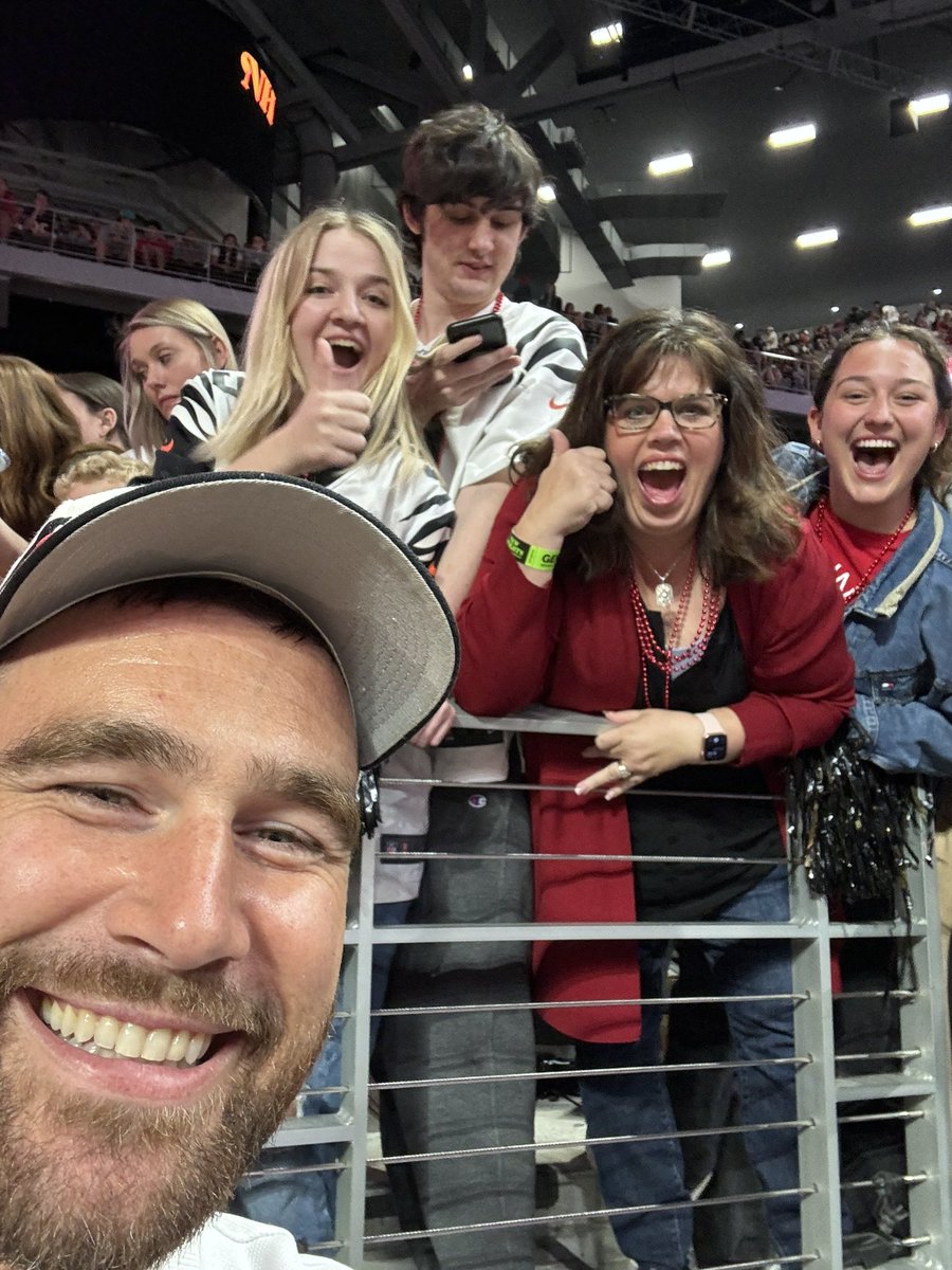 bberry6302's tweet photo. When you think the whole Kelce family should come visit your basement bar to help us pick a name for a legendary brew. Ohio proud!!! Family proud #NewHeightsLive #newheightscincy https://t.co/O8TC0BroqI