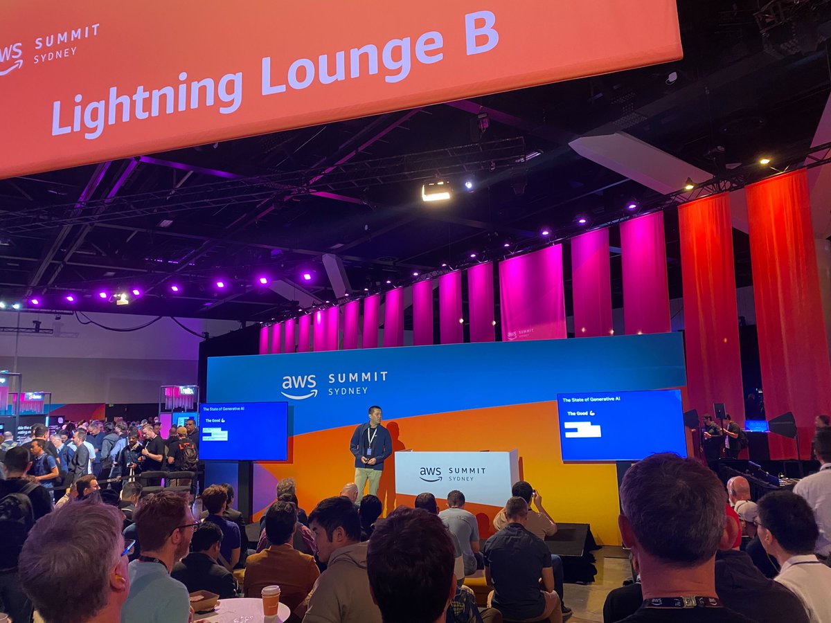 Full house at #AWSSummit Sydney a few days ago, to listen to Emil Pastor presenting 'Powering Amazon Bedrock GenAI Applications with Neo4j Knowledge Graph' See you next time!