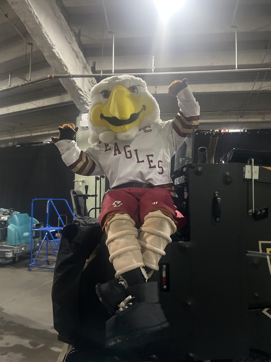 🏒@BC_MHockey Takes a 1-0 Lead Into The Room Over @umichhockey After 1 Period Of Play🏒 🚨BC GOAL: 1:25 of 1st Period, Will Smith (Ryan Leonard & Gabe Perreault)🚨 🗣️: @BTrippTweets & @DStarmanHockey 🖥️: WestwoodOneSports.com/NCAAPlayer 📱: @Varsity and @tunein WWO Sports A