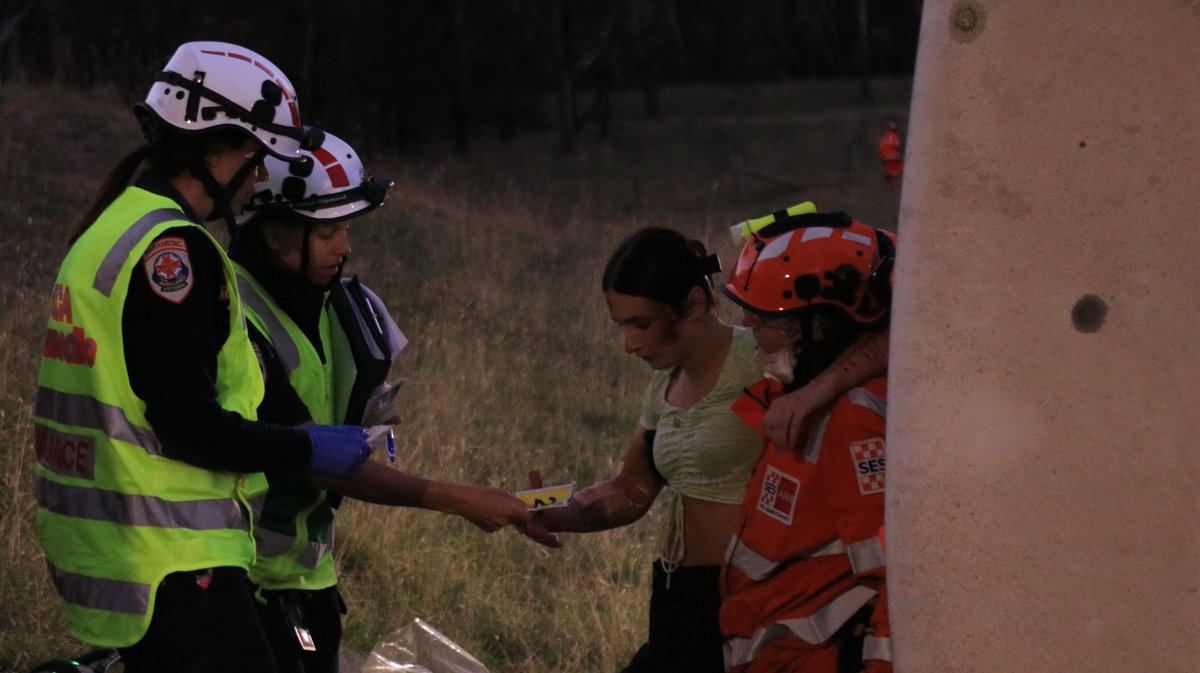 We recently joined @VictoriaPolice, @vicsesnews, @CFA_Updates and @stjohnvic to respond to a simulated bus rollover at a music festival. Our commitment to delivering Best Care to all Victorians is only made possible through our relationships with other emergency services 🤝
