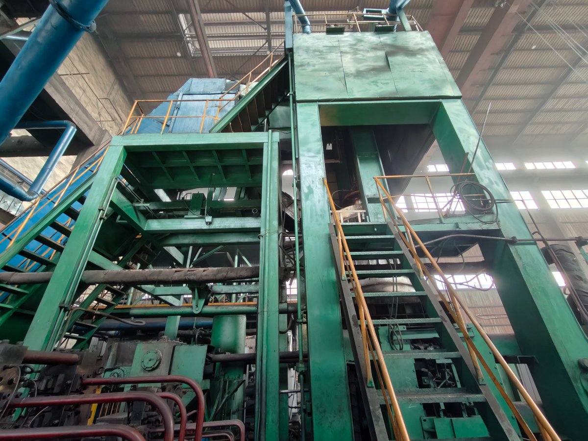 wenjiel60854689's tweet image. 🌟 Discover the heart of our production process for graphite crucibles and #carbongraphite electrodes! 🛠️ Our state-of-the-art facility combines cutting-edge technology with skilled craftsmanship to produce high-quality products for diverse applications. #GraphiteProduction