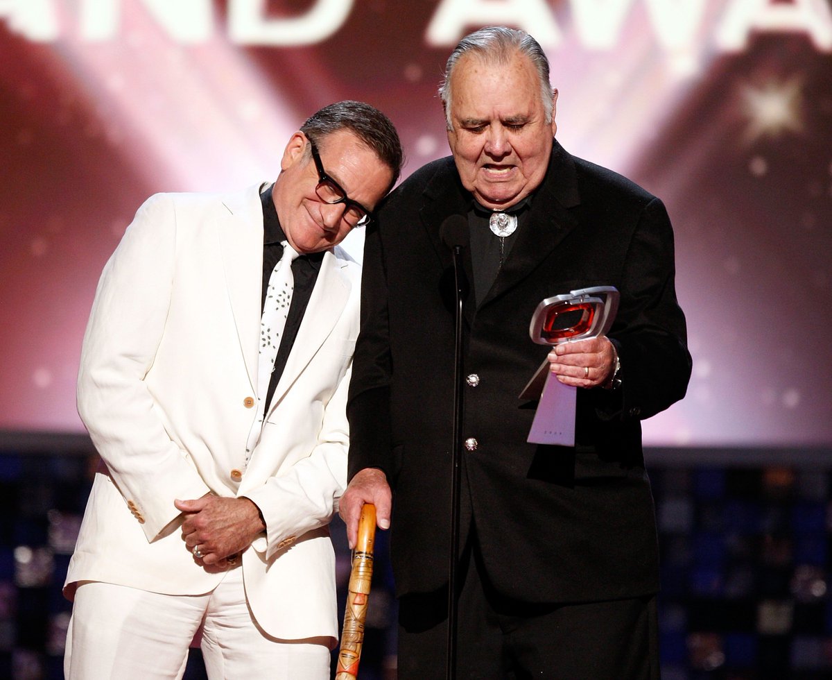 Robin Williams presented Jonathan Winters the Pioneer Award at the 2008 TV Land ceremony.